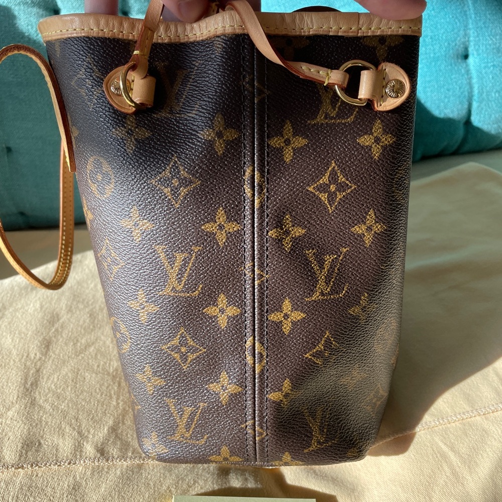 Like New - Louis Vuitton Neverfull PM - Picture 15 of 16
